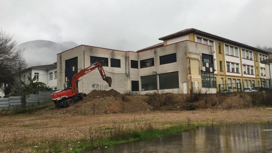 Comienzan las obras en el instituto de Cangas de Onís tras ocho años sin uno de sus edificios