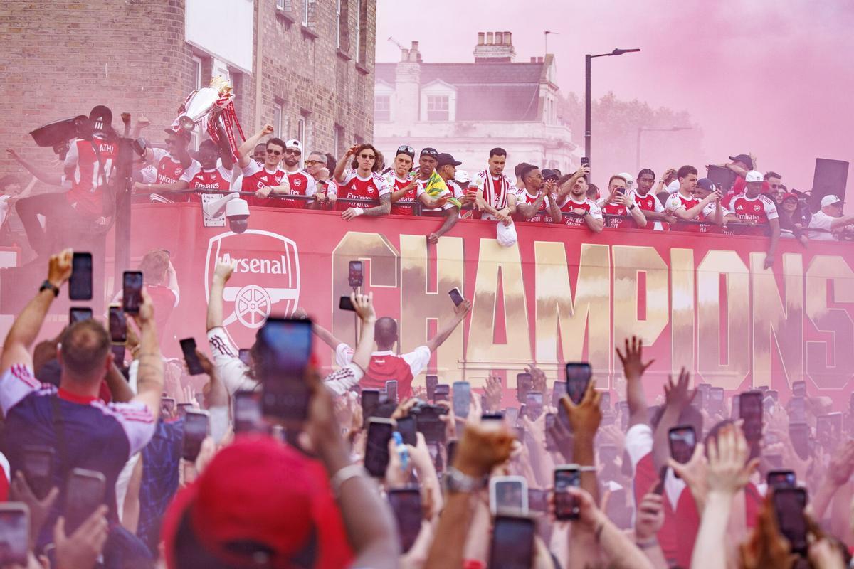 Las mejores imágenes del desfile del Arsenal por la Premier League Las mejores imágenes del desfile del Arsenal por la Premier League