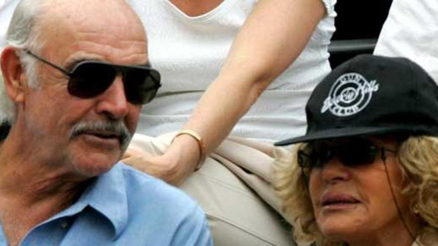 Sean Connery y su esposa, en una corrida de toros.