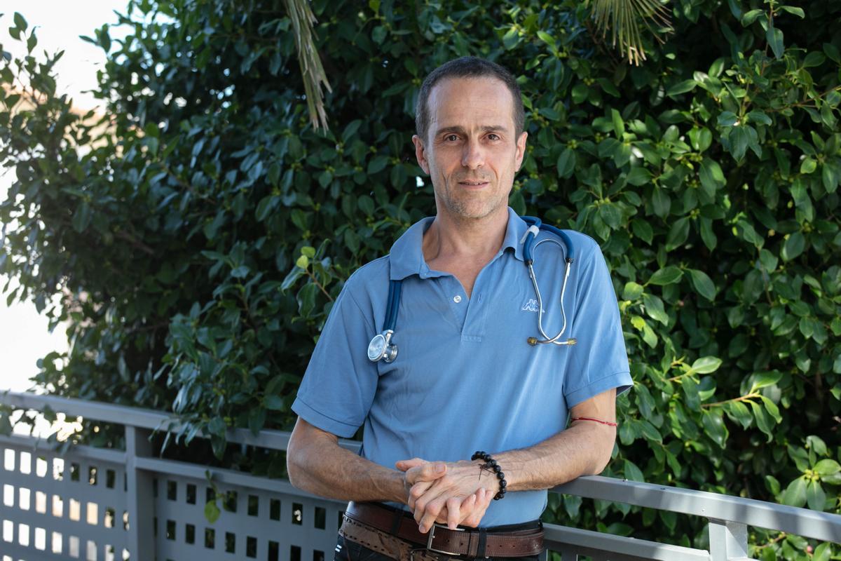 El médico suspendido, Ángel Ruiz-Valdepeñas. Vicent Marí