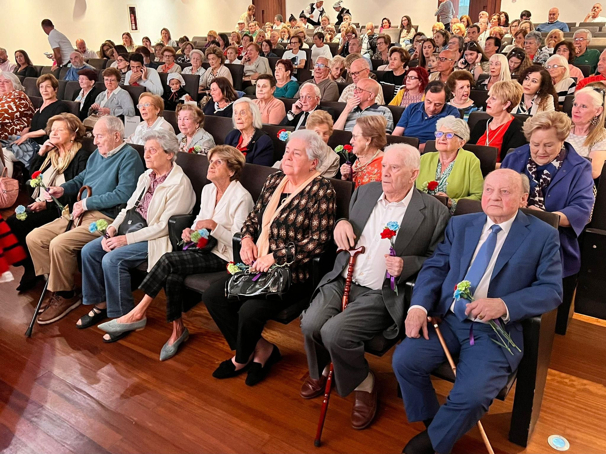 La Danza de la Virgen del Portal celebra 70  años con homenajes: así fue el acto de conmemoración en el Riera