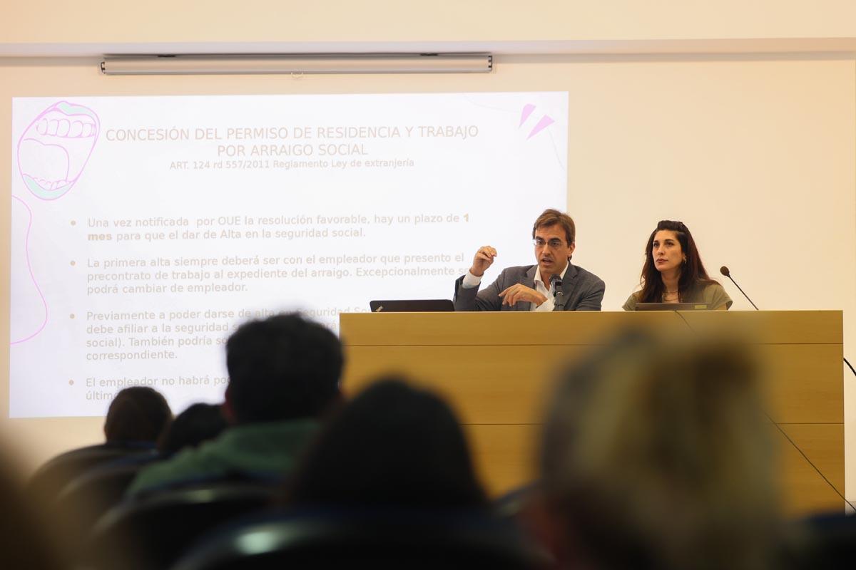 Las jornadas de regularización de inmigrantes de Sant Antoni, en imágenes Las jornadas de regularización de inmigrantes de Sant Antoni, en imágenes