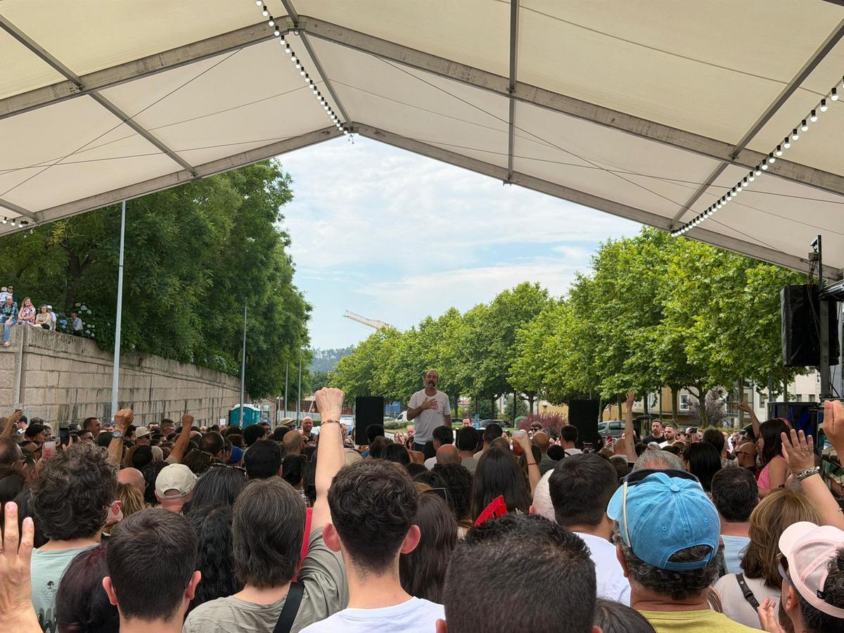 Luis Zahera y Festicultores cierran por todo lo alto las fiestas de Fontiñas