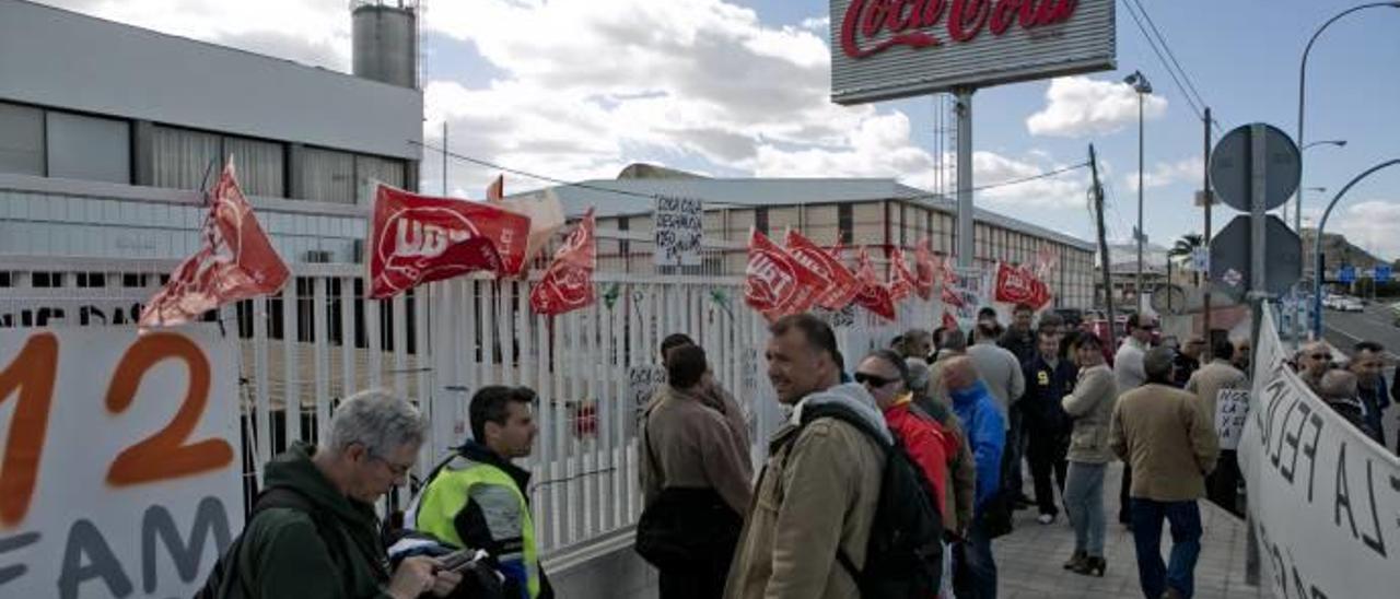 Coca-Cola indemnizará a los trabajadores de Alicante