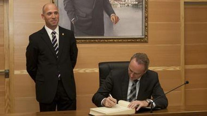 El presidente de la Generalitat Valenciana inaugura el nuevo Ayuntamiento de Nules