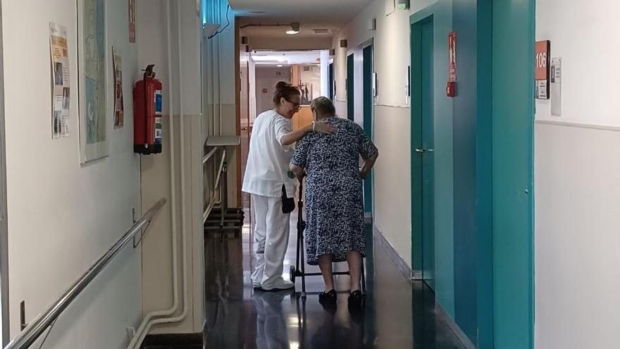 Interior de la residència de gent gran Feixa Llarga de l'Hospitalet de Llobregat