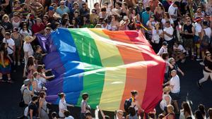 Catalunya aprova una nova llei per erradicar l’LGTBI-fòbia