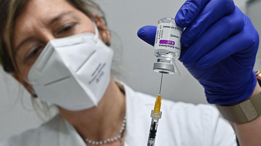 Las dudas de los próximos vacunados ante la vuelta de AstraZeneca