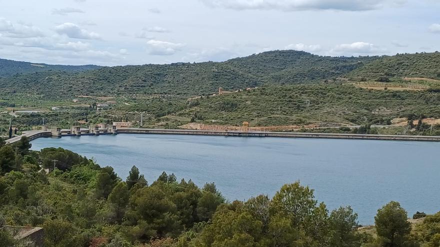 La margen izquierda sostiene la reserva de agua de Aragón cerca de la media de los últimos años