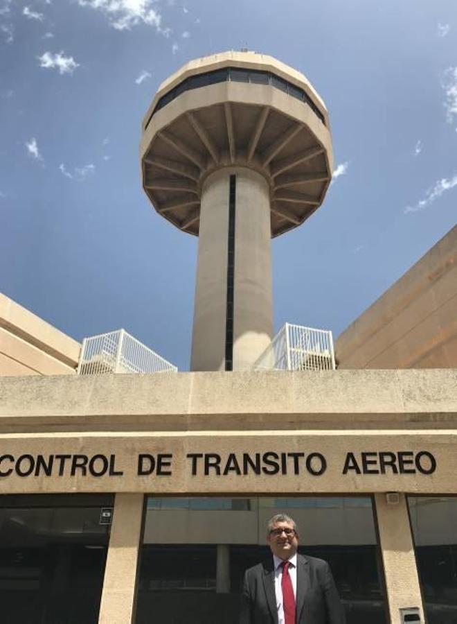 &quot;Con la capacidad de control actual, no hay margen para crecer más en el aeropuerto&quot;