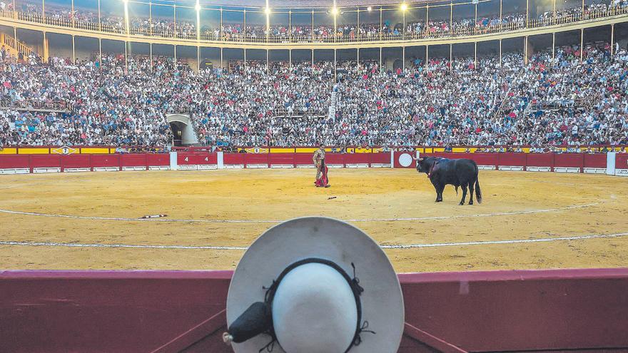 Así fue el acontecimiento de gastronomía, arte y tauromaquia celebrado en Alicante en torno a José Tomás