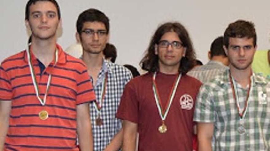 Un joven de Alginet logra una medalla de oro en el mundial de Matemáticas