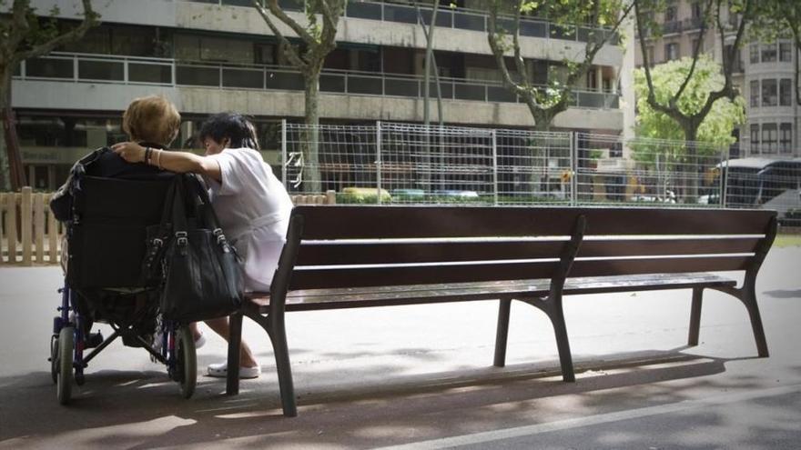 Receta para prevenir la demencia: aprender cosas nuevas, comer y beber bien y no fumar