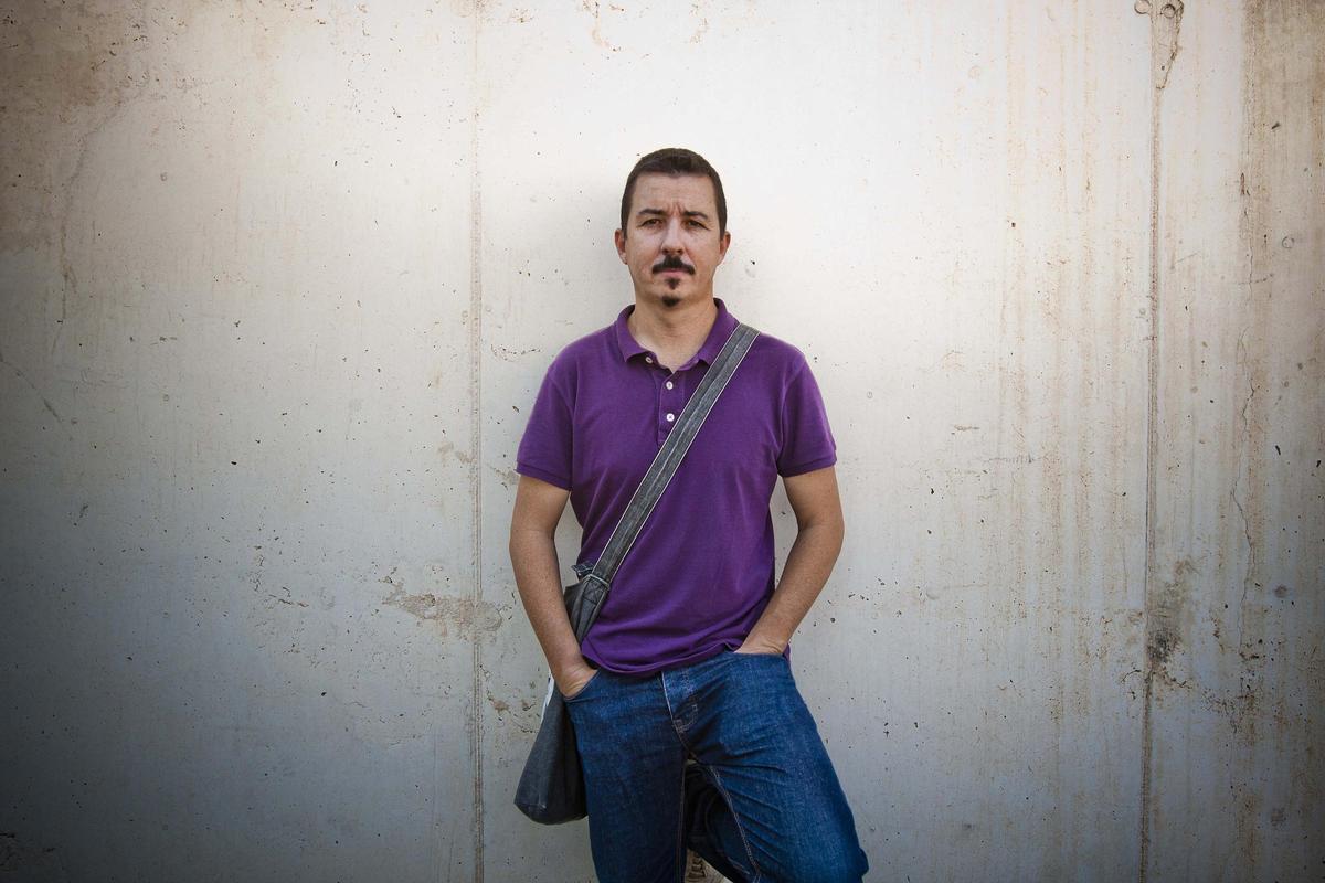 El escritor alicantino Daniel Hernández Chambers