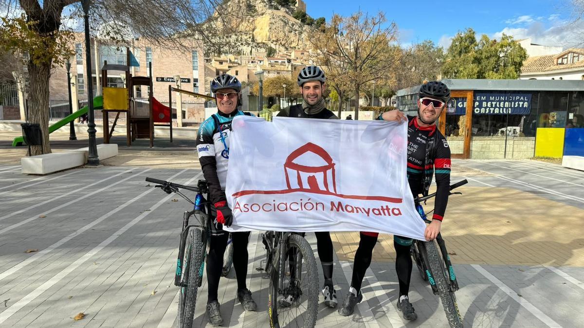 Miguel Martínez Durá, Álvaro Martínez Durá y David Climent Durá realizarán la prueba más dura y épica del panorama ciclista amateur, la mítica Škoda Titan Desert Marruecos.