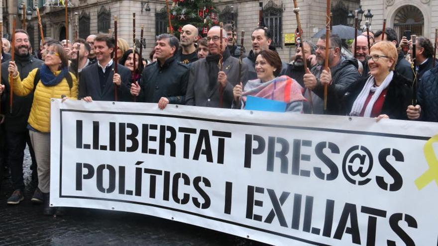 La manifestació d&#039;alcaldes i regidors contra la sentència