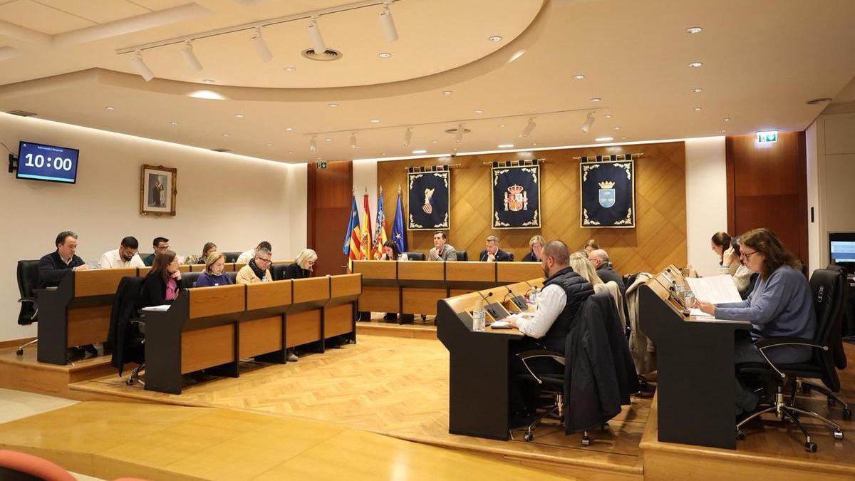 El Ayuntamiento aprobó en el primer pleno del año medidas de mejora en materia de servicios públicos