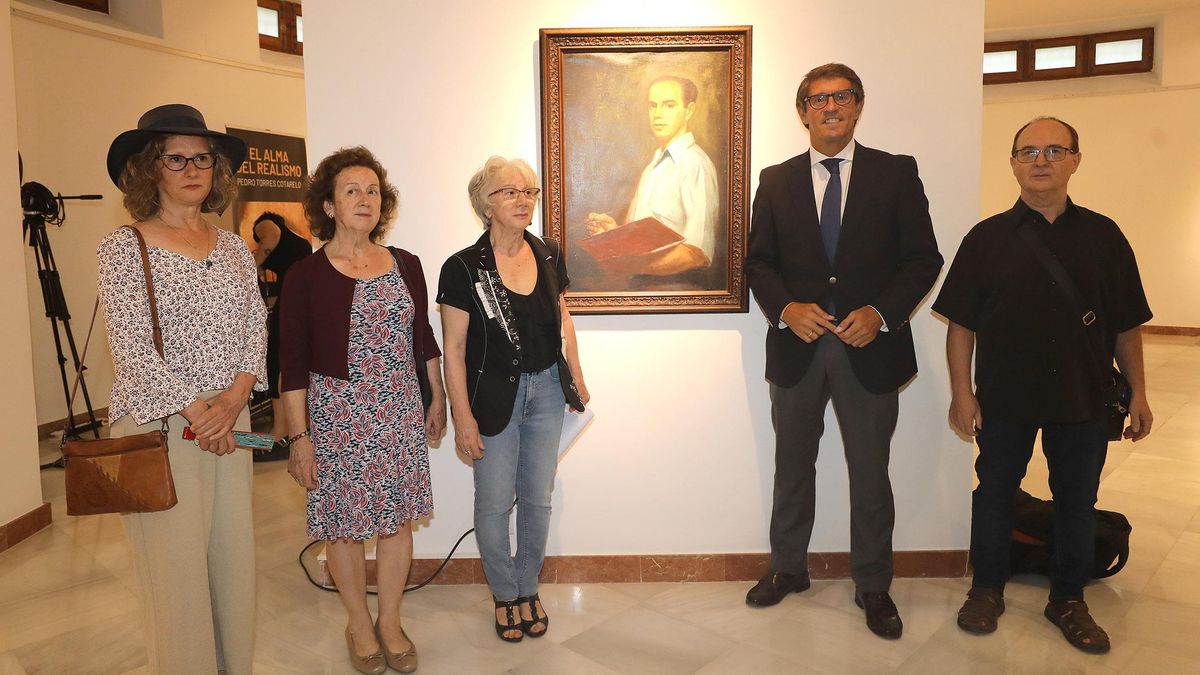 Los cuatro hijos del artista, junto al diputado de Cultura Juan de Dios Navarro