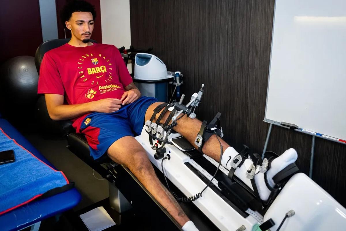 Norris spent the medical review with the rest of his classmates