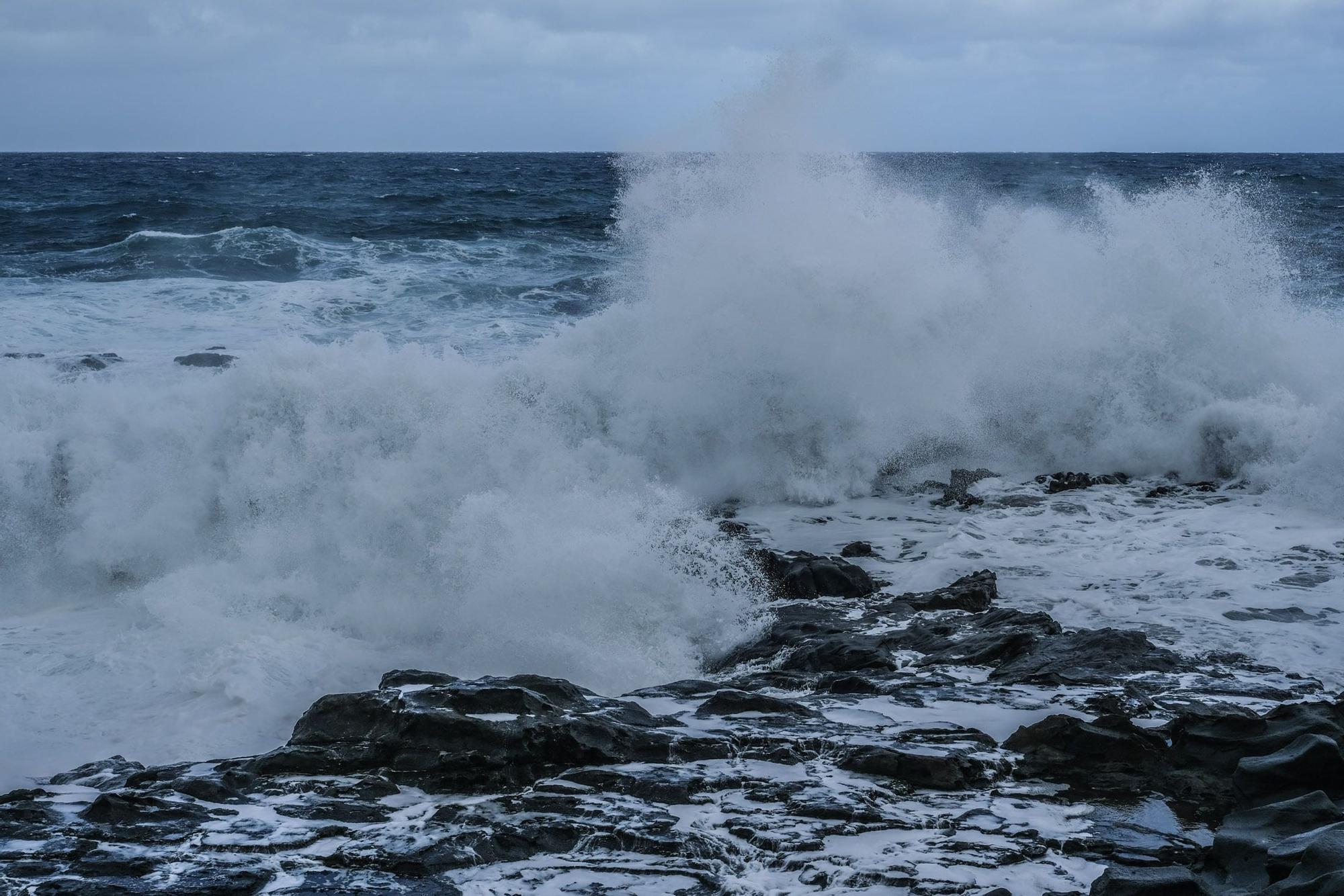 La borrasca Celia deja un temporal de viento y mar en Gran Canaria (14/02/2022)