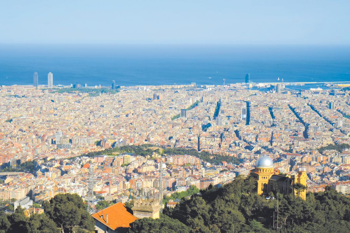 Vistas de Barcelona desde el Turó de la Rovira.