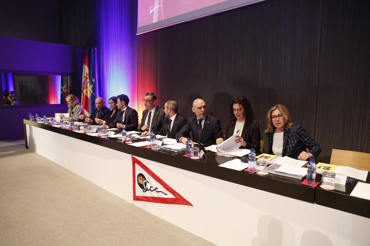La asamblea del Grupo Covadonga, en imágenes