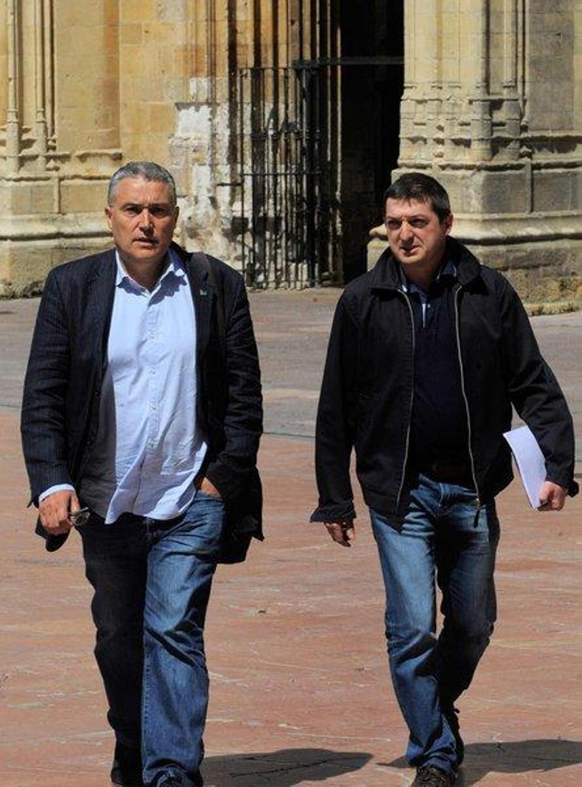 IU aparta a Ángel González de sus cargos y le abre expediente por no dejar su escaño