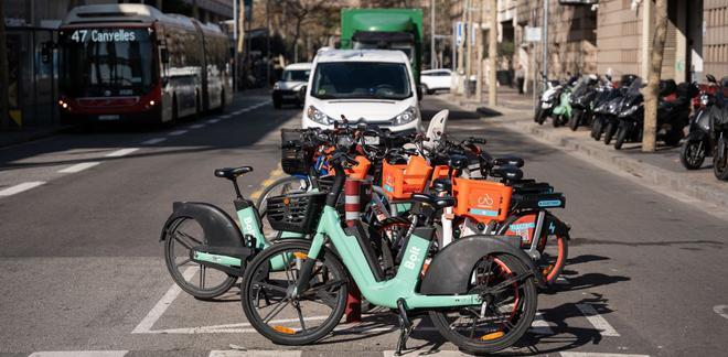 BCN eliminarà les llicències d’empreses de bicicletes d’ús compartit