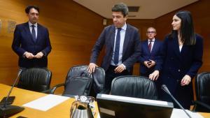 Mazón es presenta com a cap de turc i torna a acusar la CHJ i Aemet