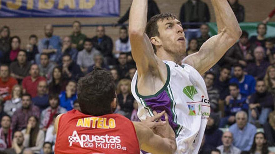 El Unicaja se sitúa colíder tras vencer en Murcia (86-96)