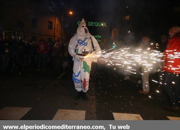 GALERÍA DE FOTOS - La ‘Nit màgica’ llena de pólvora y fuego la capital