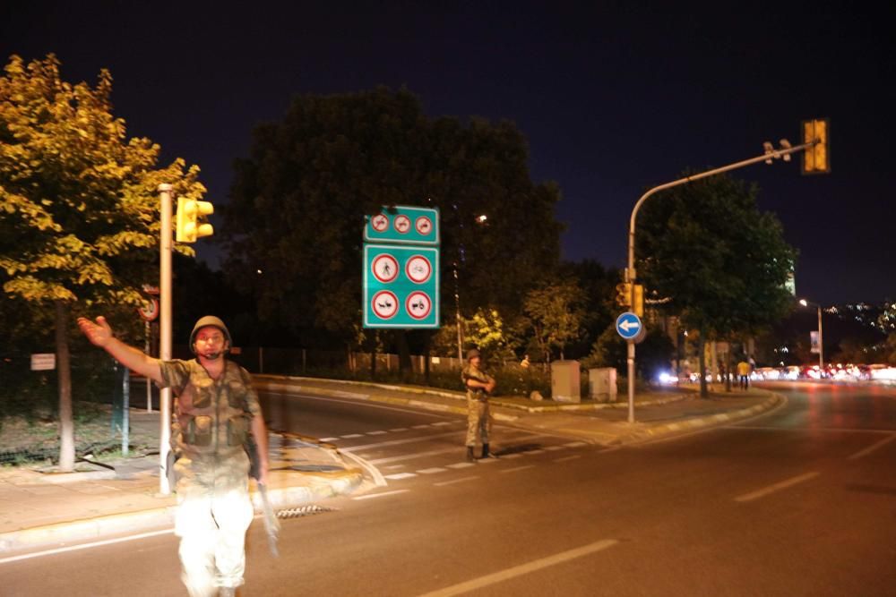 Soldats de l'exèrcit turc desplegats a Istanbul