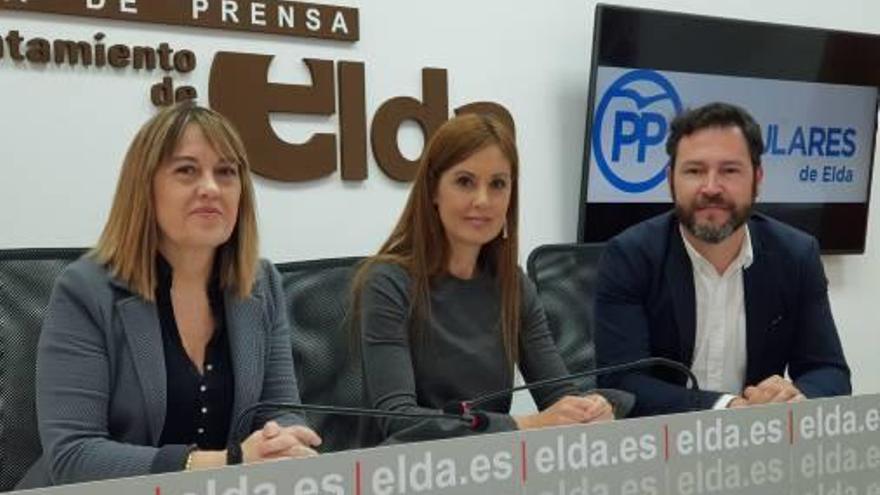 Las diputadas Reme Yañez y Elisa Díaz, y el portavoz Fran Muñoz.