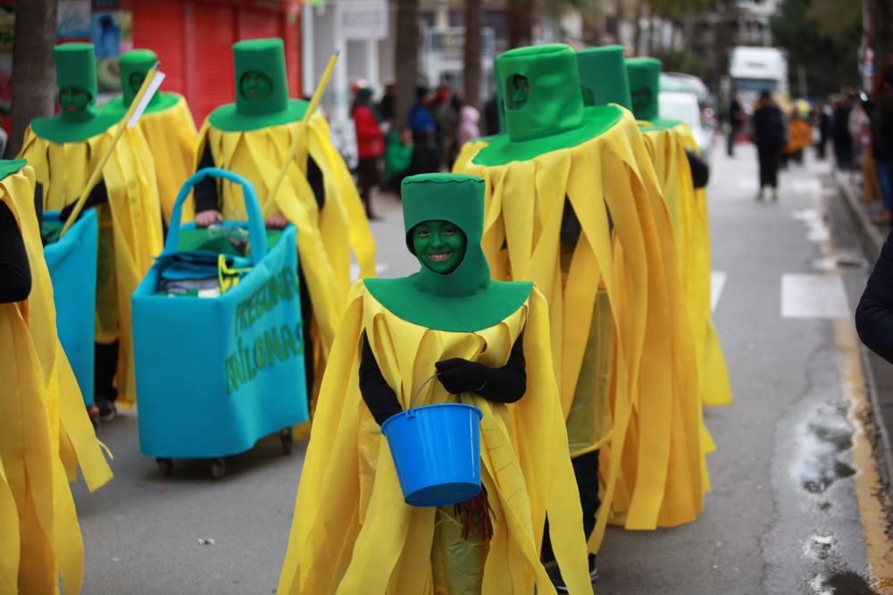 Am Samstag (10.2.) war Arenal an der Reihe: Große und kleine Karnevalsfans zogen in einem bunten Umzug durch die Straßen und trotzten mit guter Laune dem schlechten Wetter.