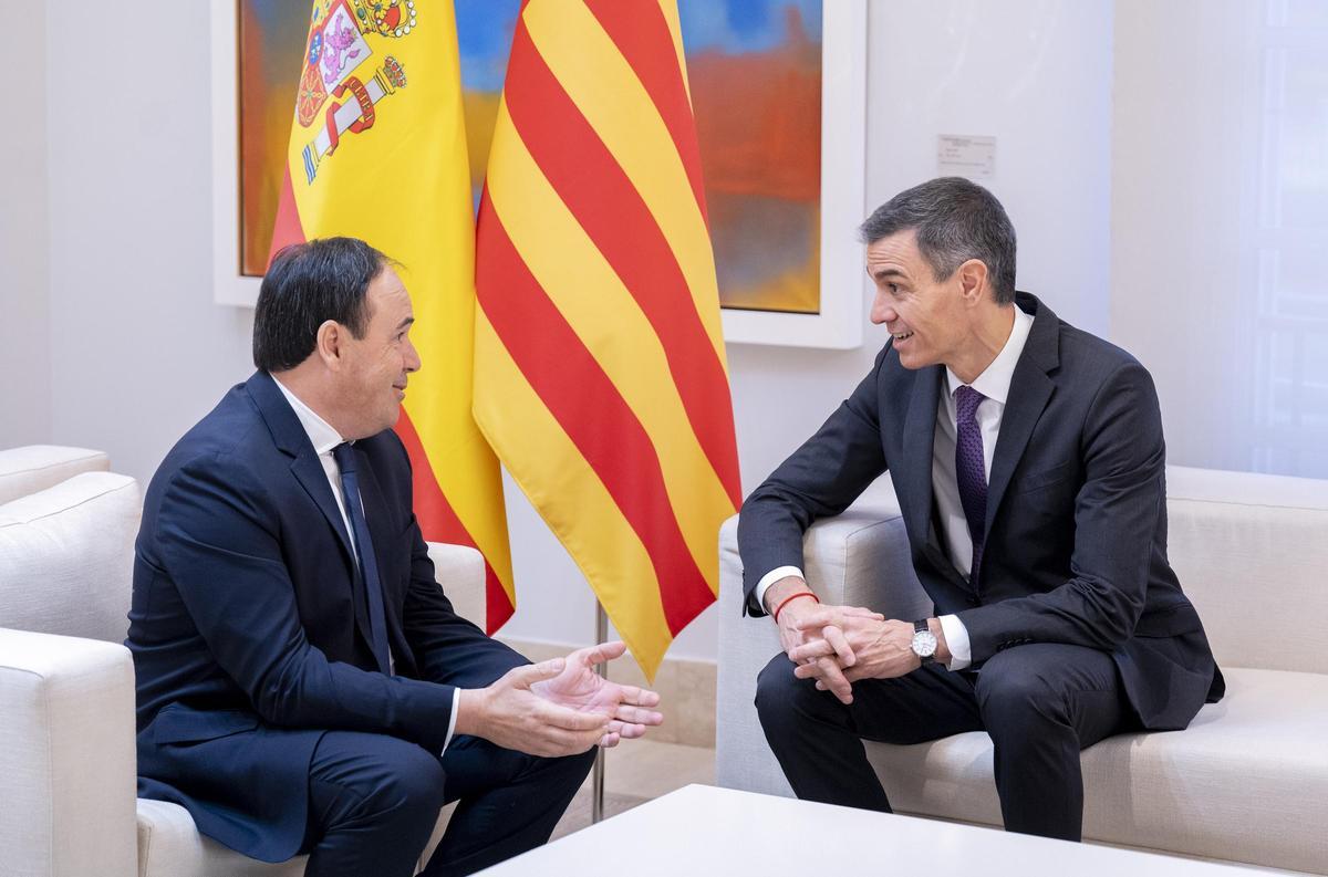 Pérez Llorca y Pedro Sánchez.
