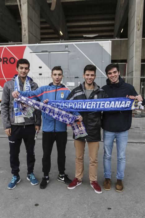 La afición de Oviedo recibe al equipo