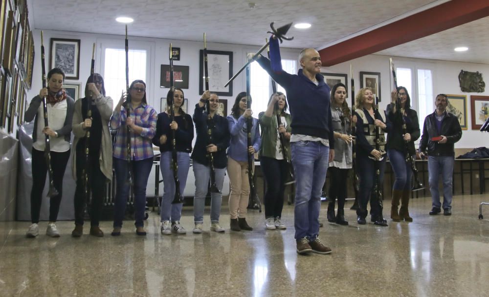 Ensayo hacia la normalidad en los Moros y Cristianos de Alcoy