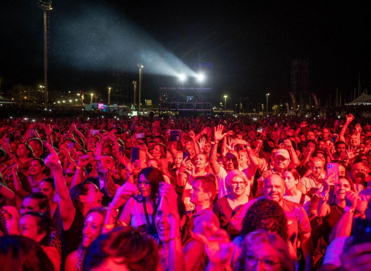 Salió Marc Anthony, cantó en el Puerto y «valió la pena» para 23.000 tinerfeños