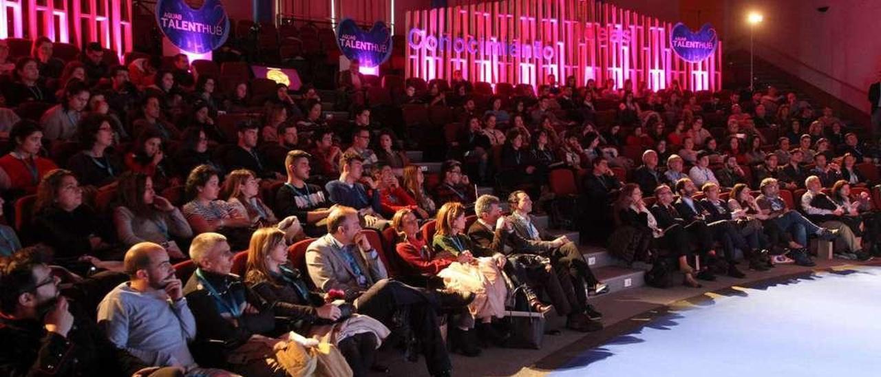 Cerca de 300 personas asistieron al Aquae Talent Hub, celebrado en el salón Marie Curie del Politécnico. // Iñaki Osorio