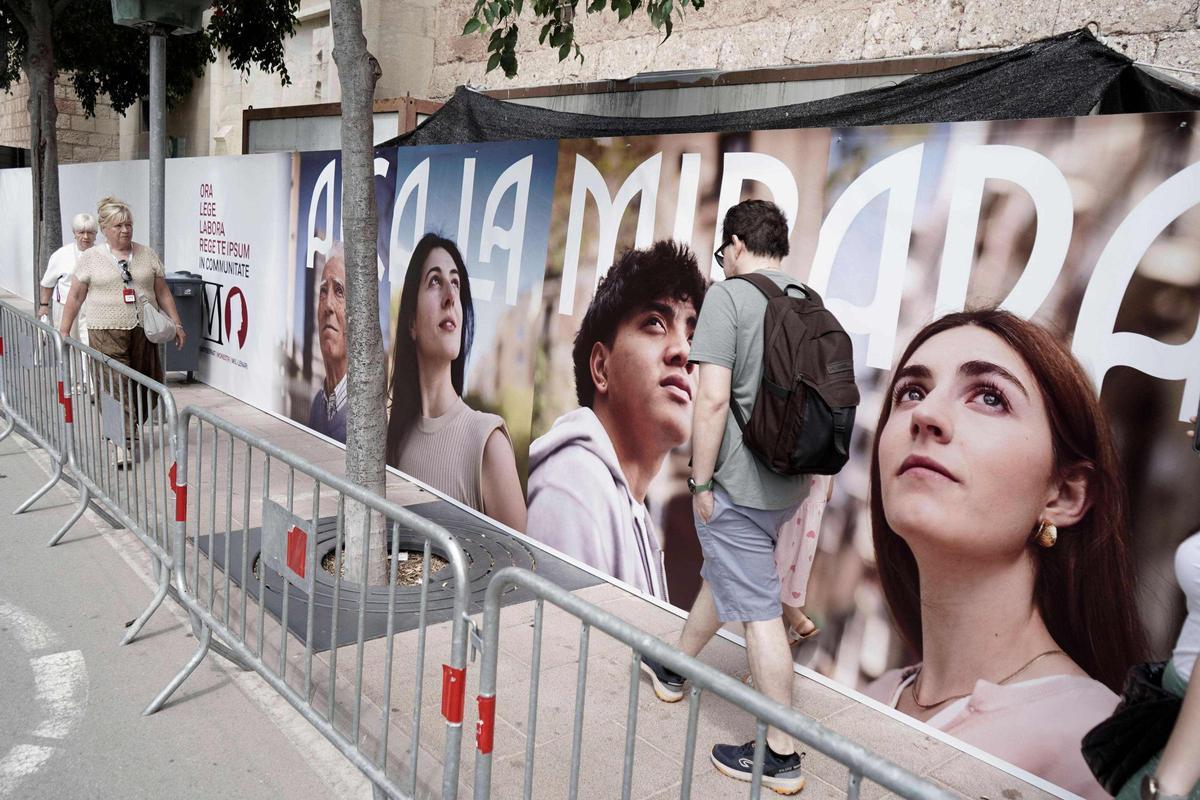 Preparatius a Montserrat per a la visita del Papa Lleó XIV