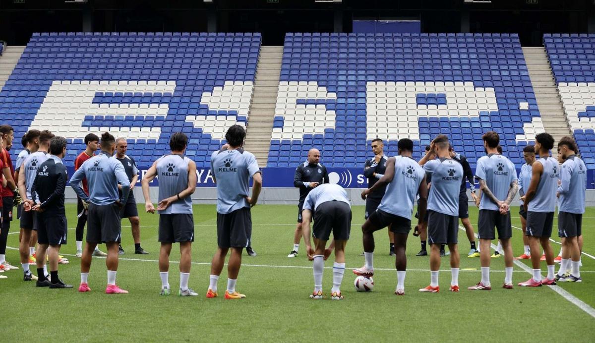 L’Espanyol es juga el futur en una dramàtica final contra l’Oviedo