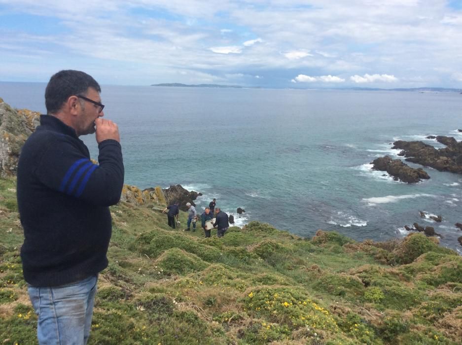 Rescatan la planeadora del hombre muerto en Cangas