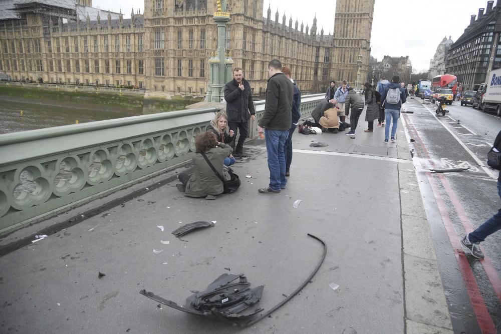 Atentado terrorista en las inmediaciones del Parlamento británico.