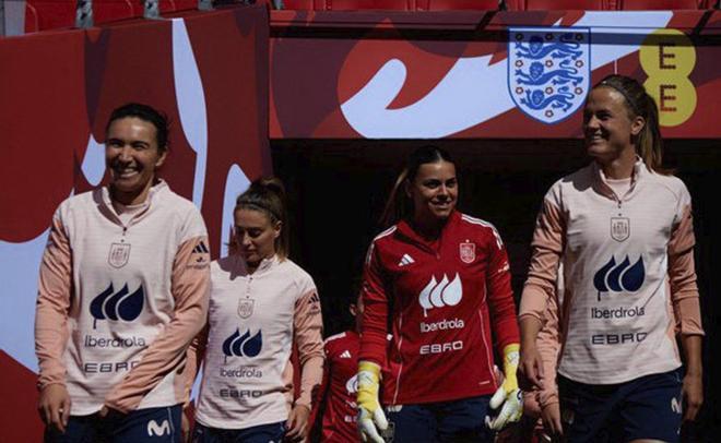 Anglaterra i Espanya es desafien a Wembley mirant al Mundial