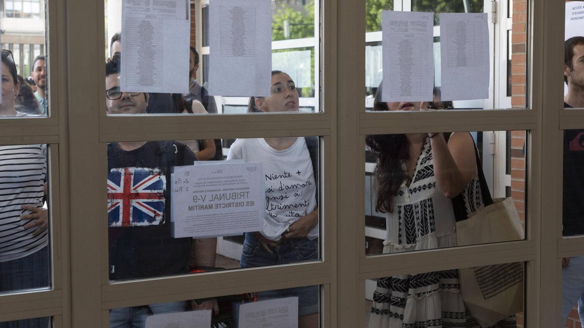 Oposiciones docentes en el IES Districte Marítim de València.