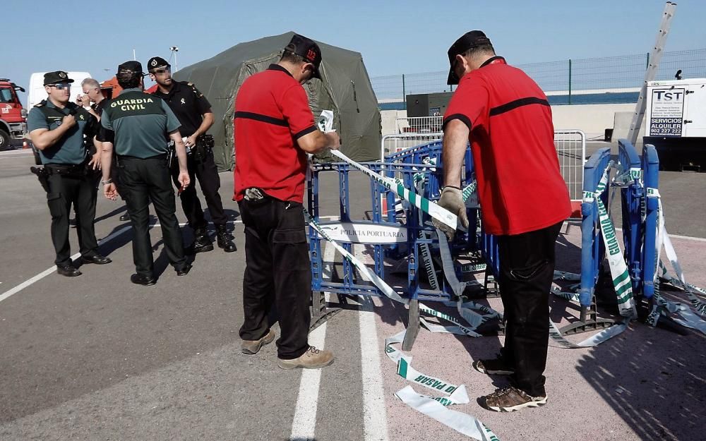 Preparativos para la llegada del Aquarius a València