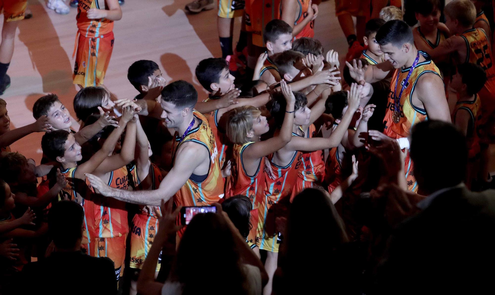 Presentación del Valencia Basket en La Fonteta