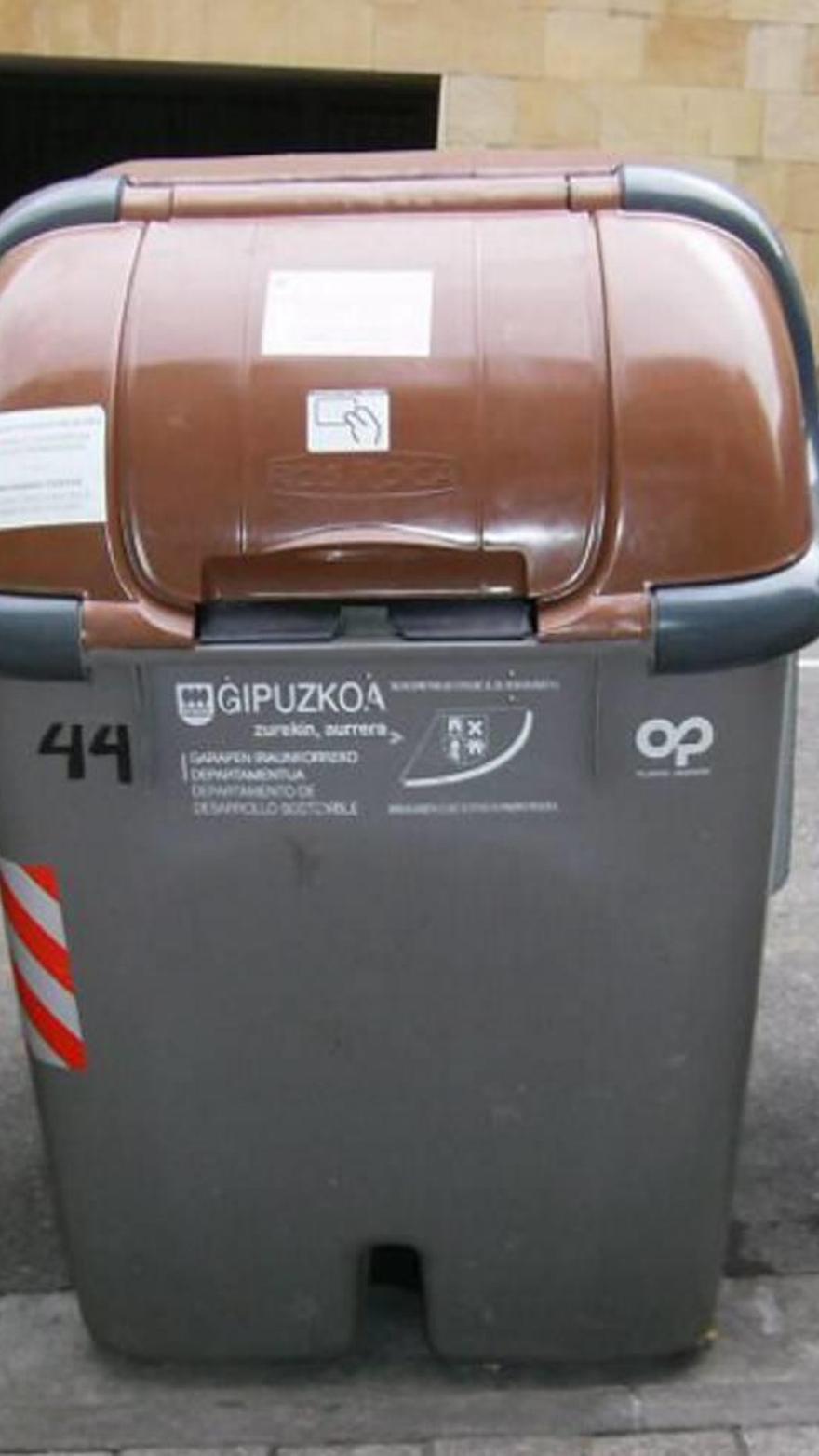 El contenedor marrón como nueva forma de reciclaje - Planta Lola