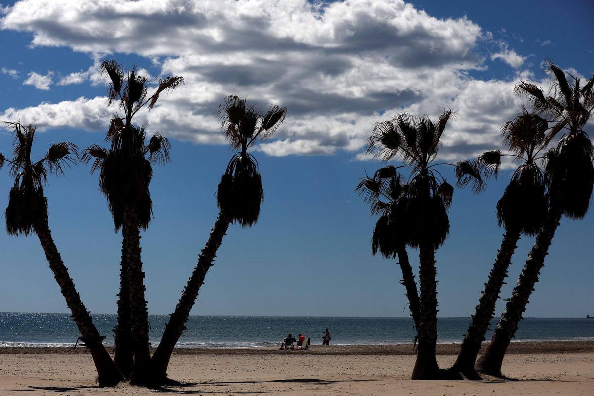 España hace historia con 677 playas con bandera azul, 35 más que en 2025.