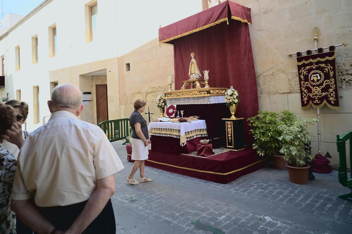 El fervor se instala en las calles de Elche por el Corpus Christi